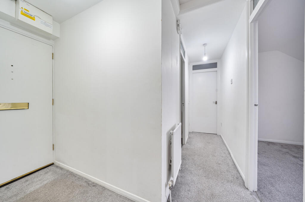 1388731-18-693839...