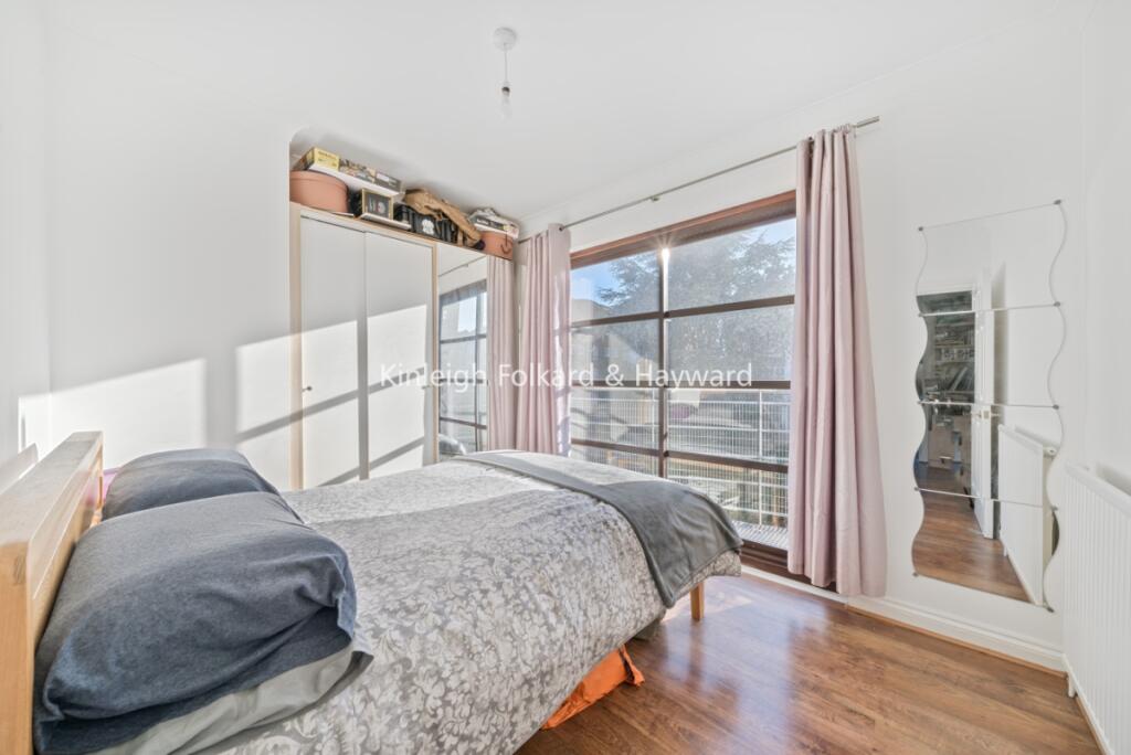 f392fe63-222c-42ac-b