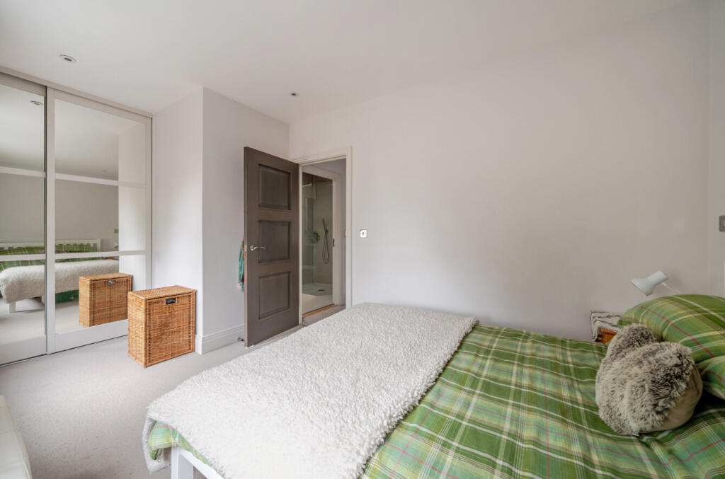 1381419-27-69148f...