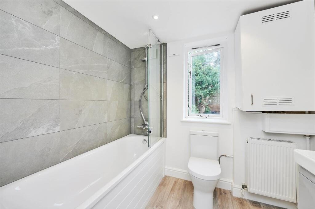 James_Anderson_-_Flat__Burstock_Road_SW15_2PW_2.jp
