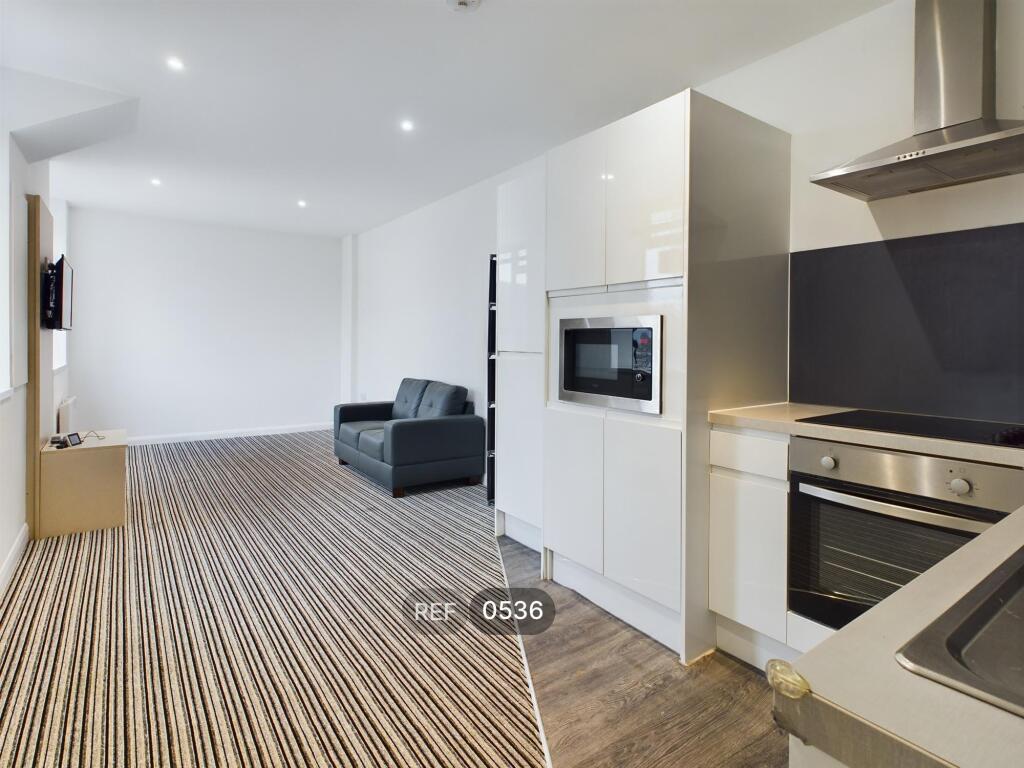 Kitchen &amp; Living area