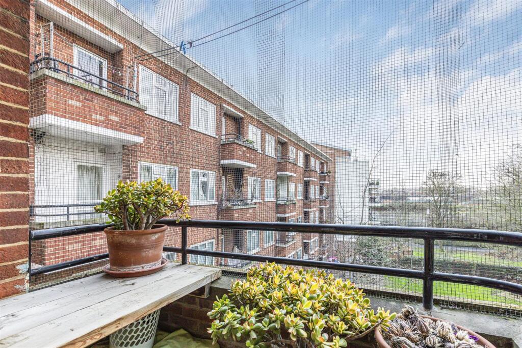 Balcony, Rollo Court, Eden Harper Battersea SW11