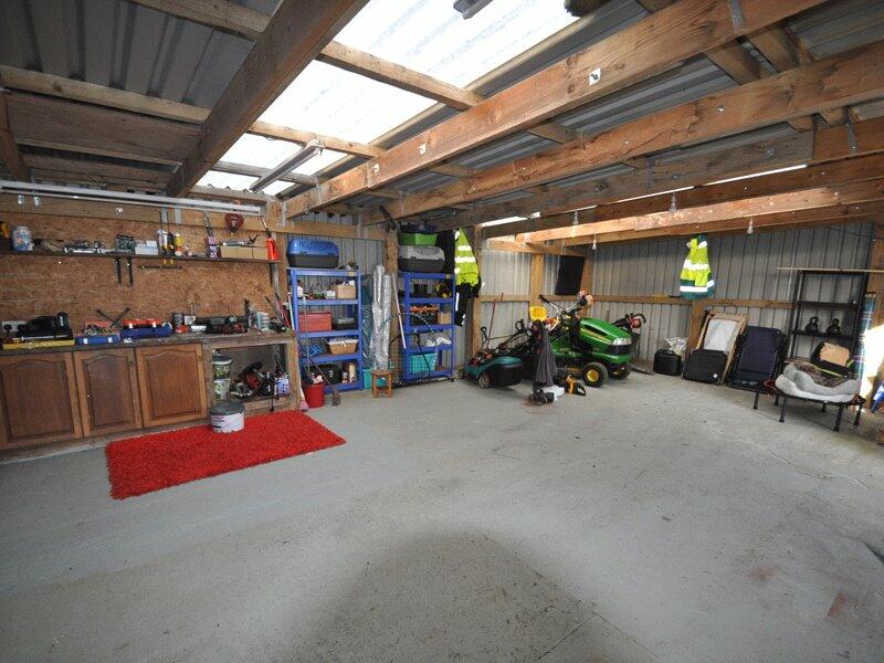 Garage/Workshop
