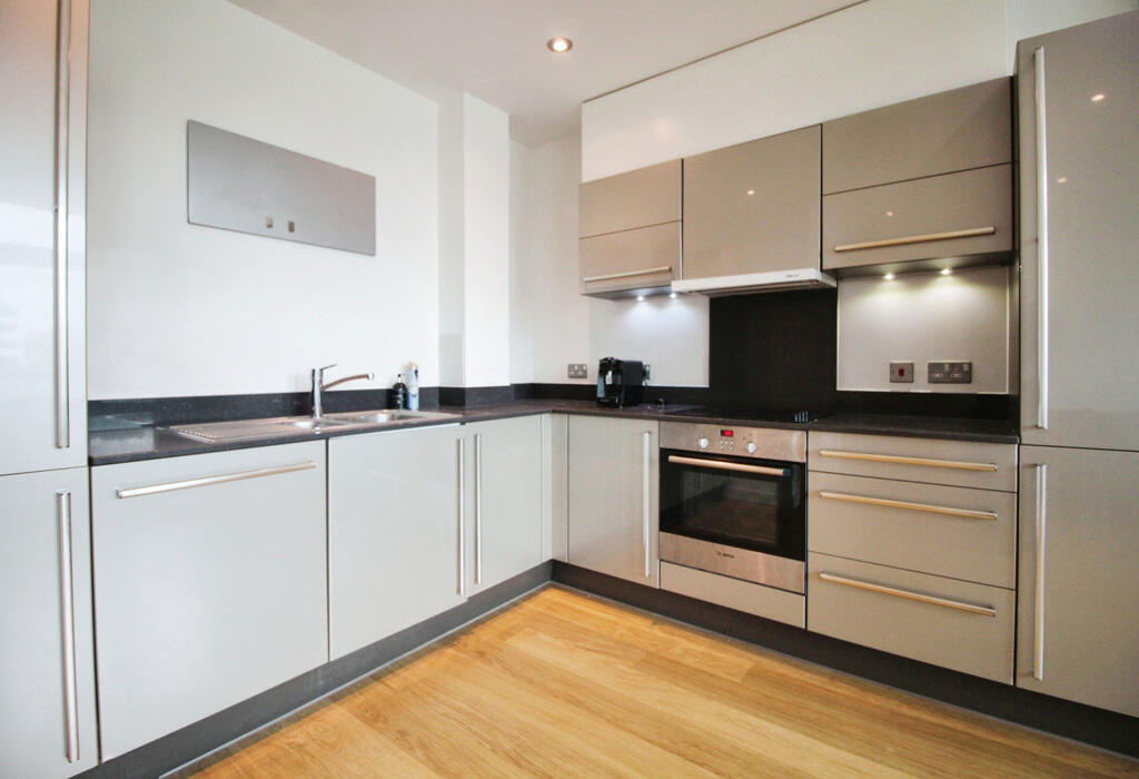 Kitchen 1.jpeg