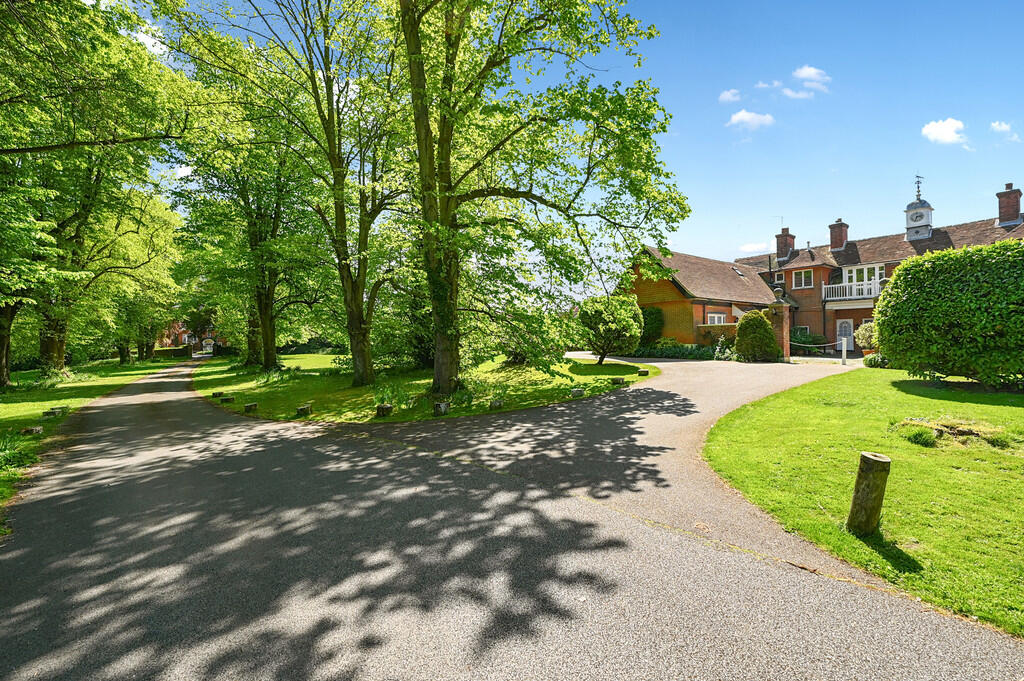 2 Salcote mews tn...