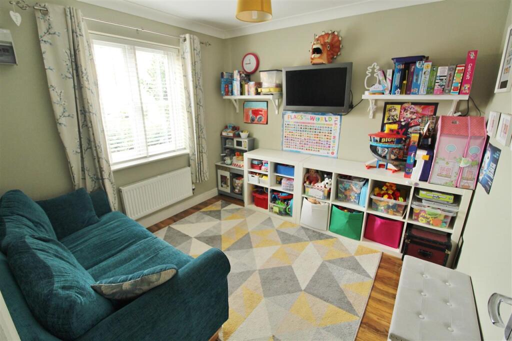 DINING ROOM/FAMILY