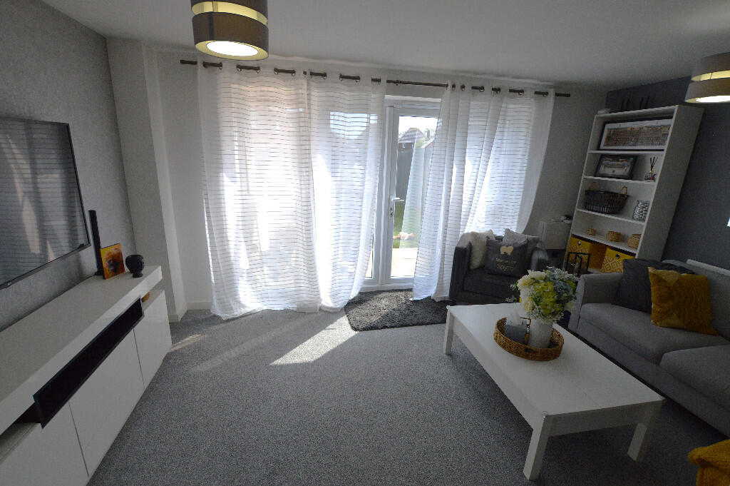 Lounge To Rear