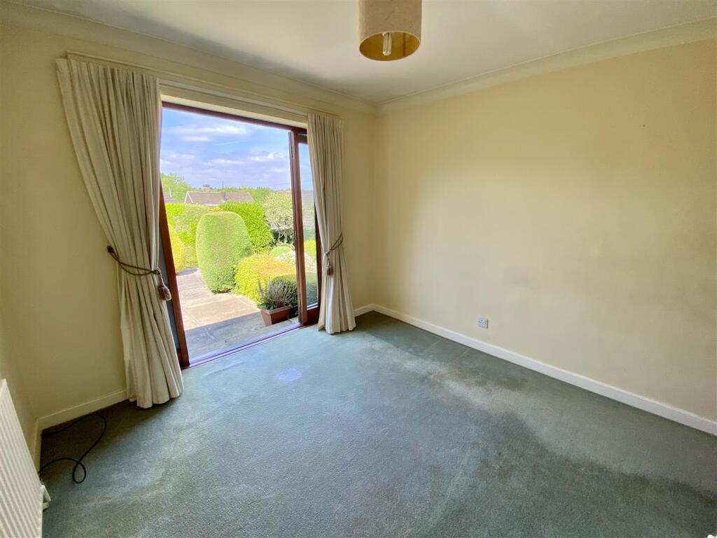 Bramleys Estate Agents - Hopton Lane - Mirfield (3