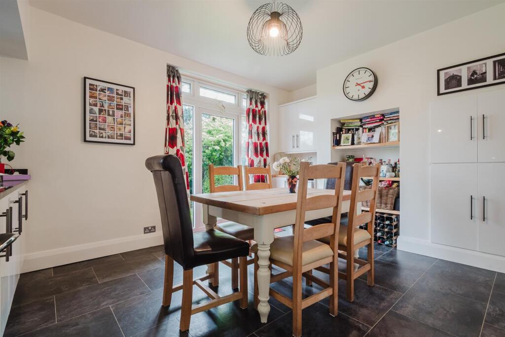 Breakfast Kitchen Aspect 2