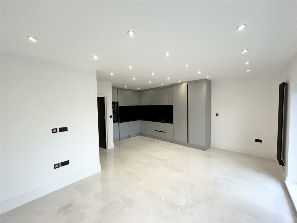 Reception Room/Open Plan Kitchen: