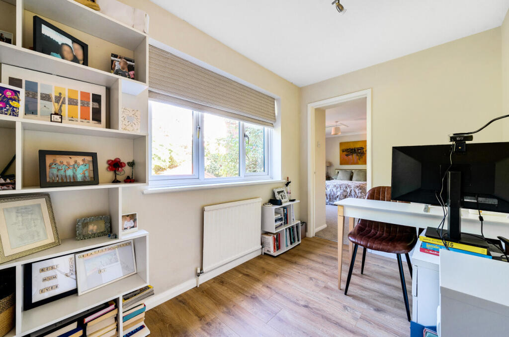 1336309-12-6899b3...