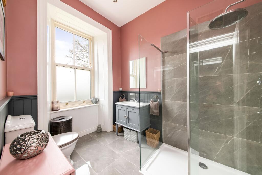 BEDROOM ONE EN-SUITE