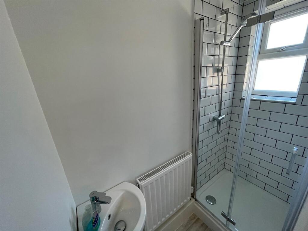 Shower Room 1.jpg