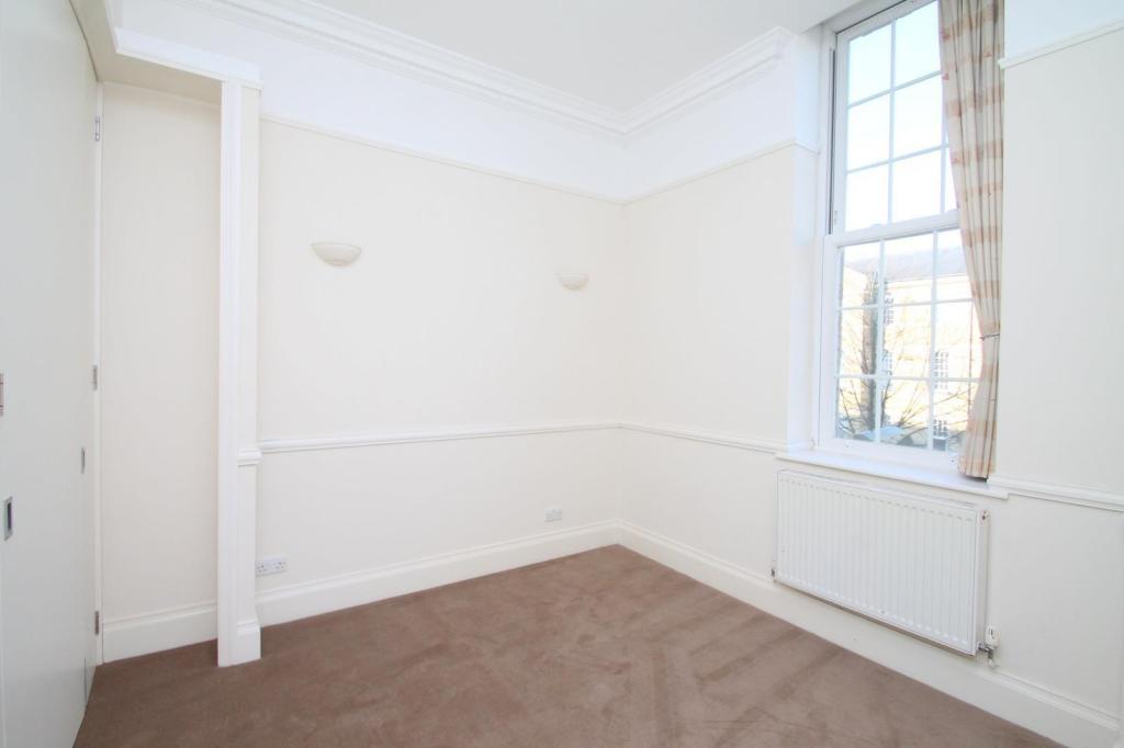 Reception/Bedroom 3