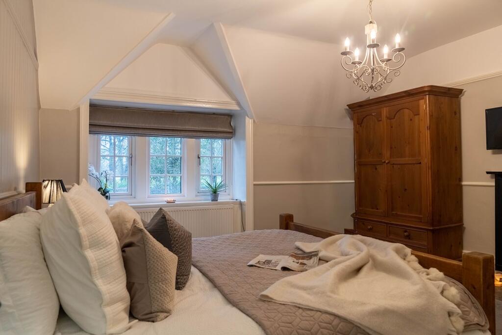 Super king sized master bedroom with space for furniture