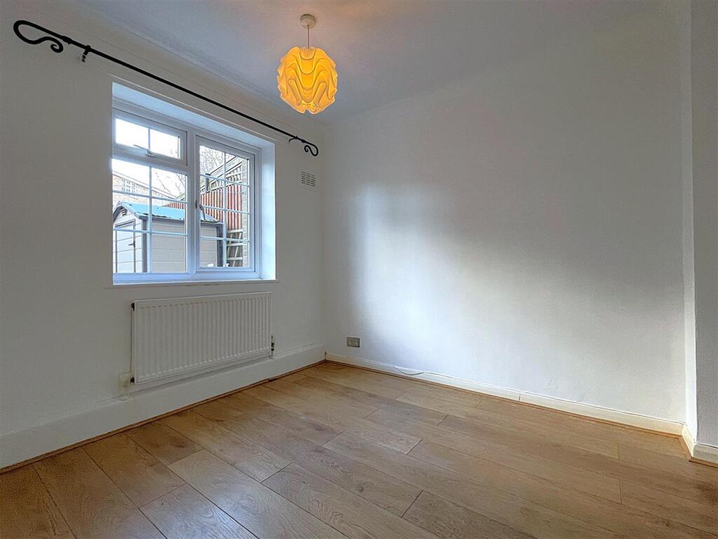 Bedroom4.jpg