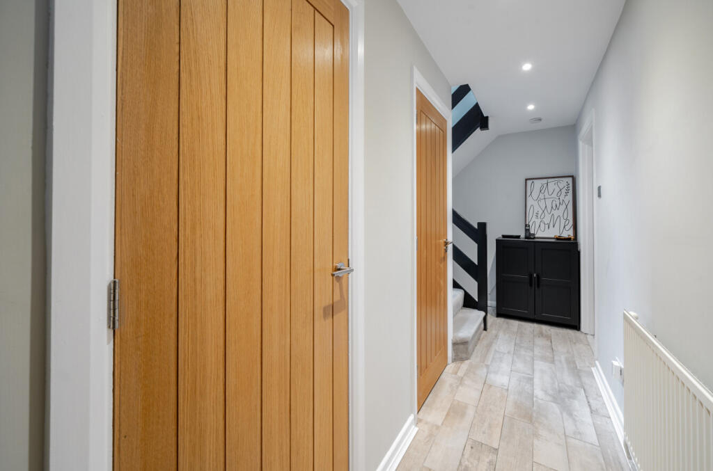 1323740-18-686e50...