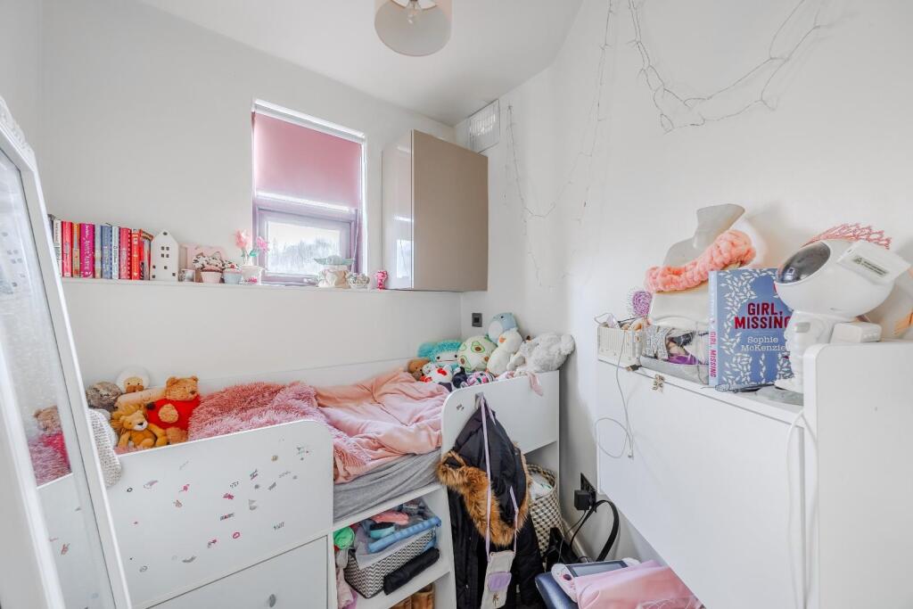 Bedroom 3 / Study