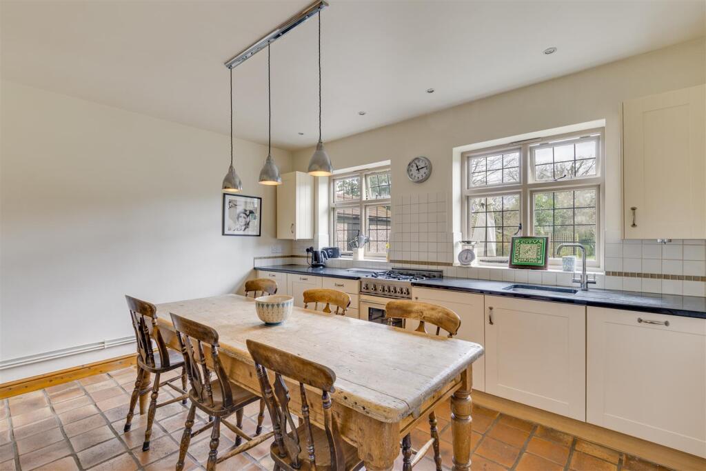 Nevells Road 225-22.jpg