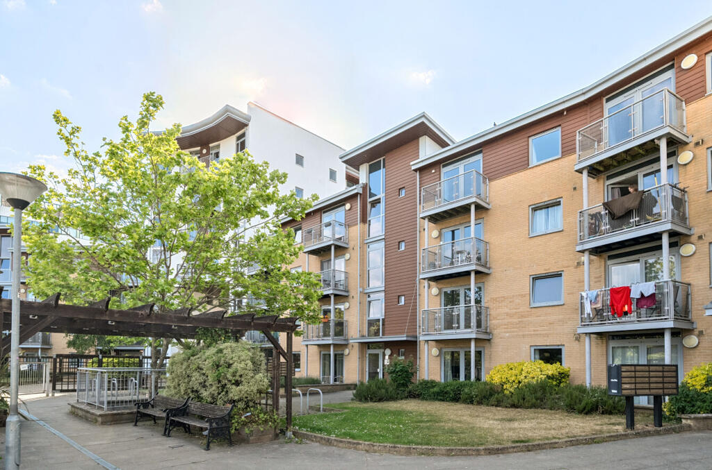 1296178-1-682b591...