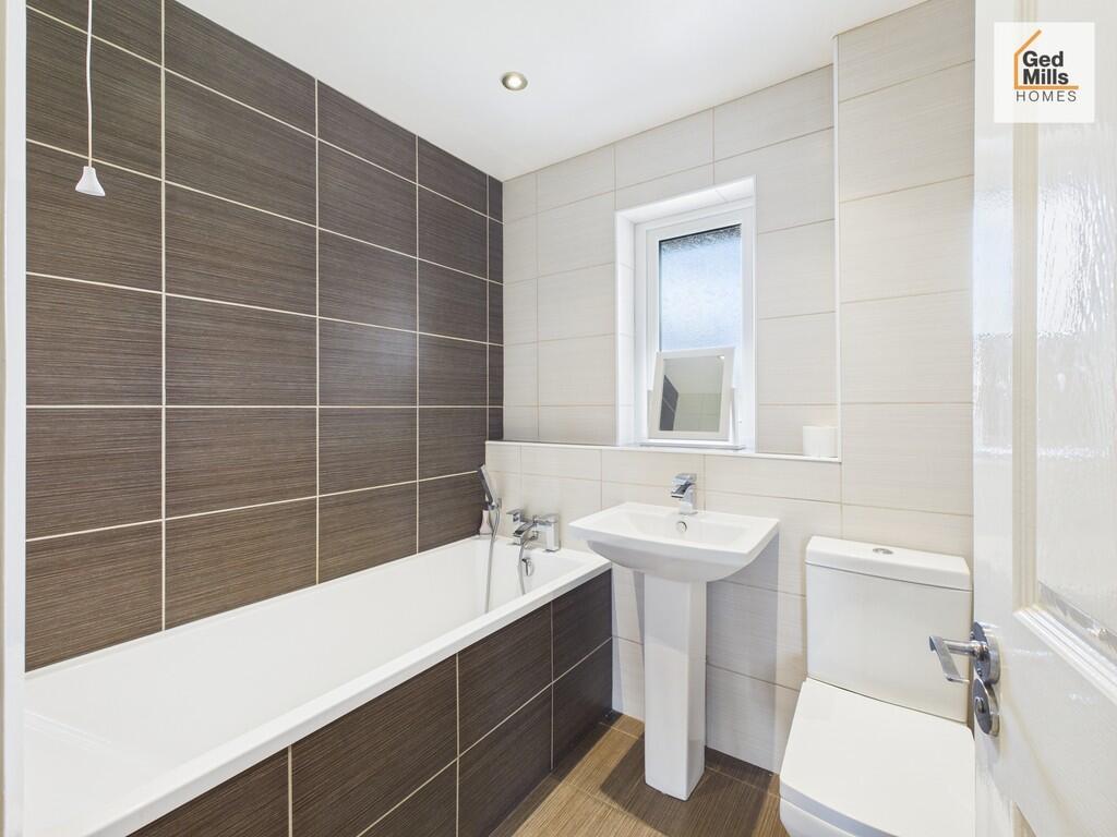 CAM04261G0-PR0077...