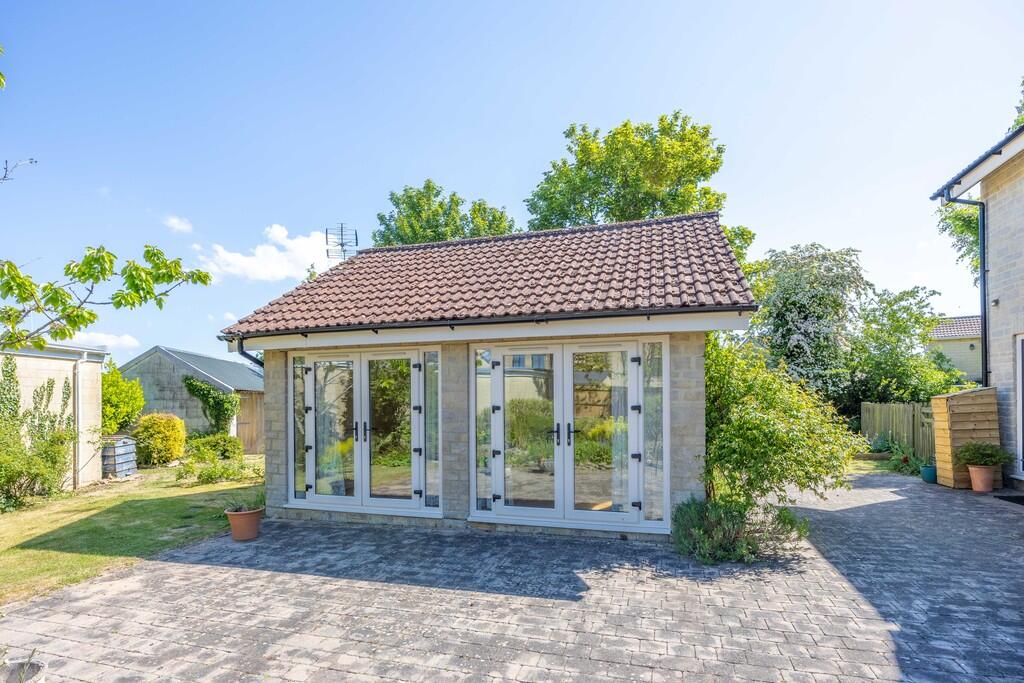 Detahced Annexe