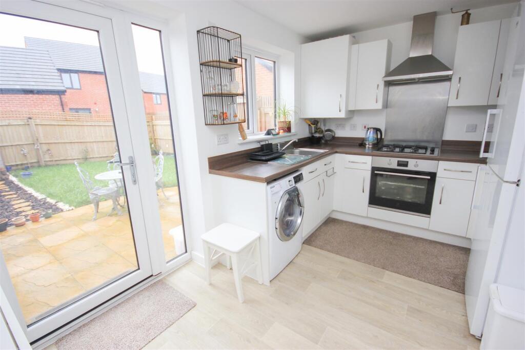 Kitchen 1.jpg