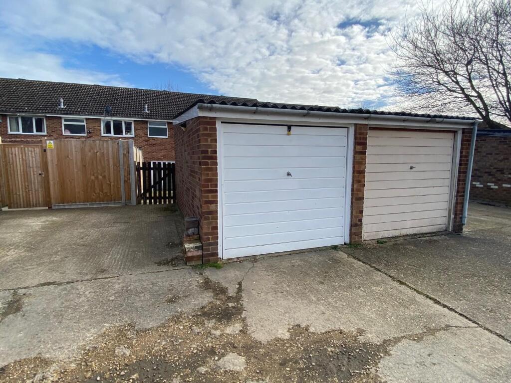 Garage To Rear Of House