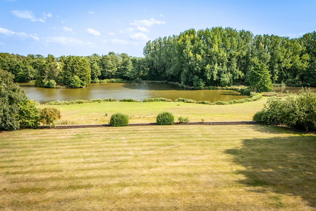 Lake (does not fo...