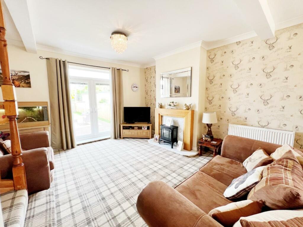Lounge pic 3.jpg