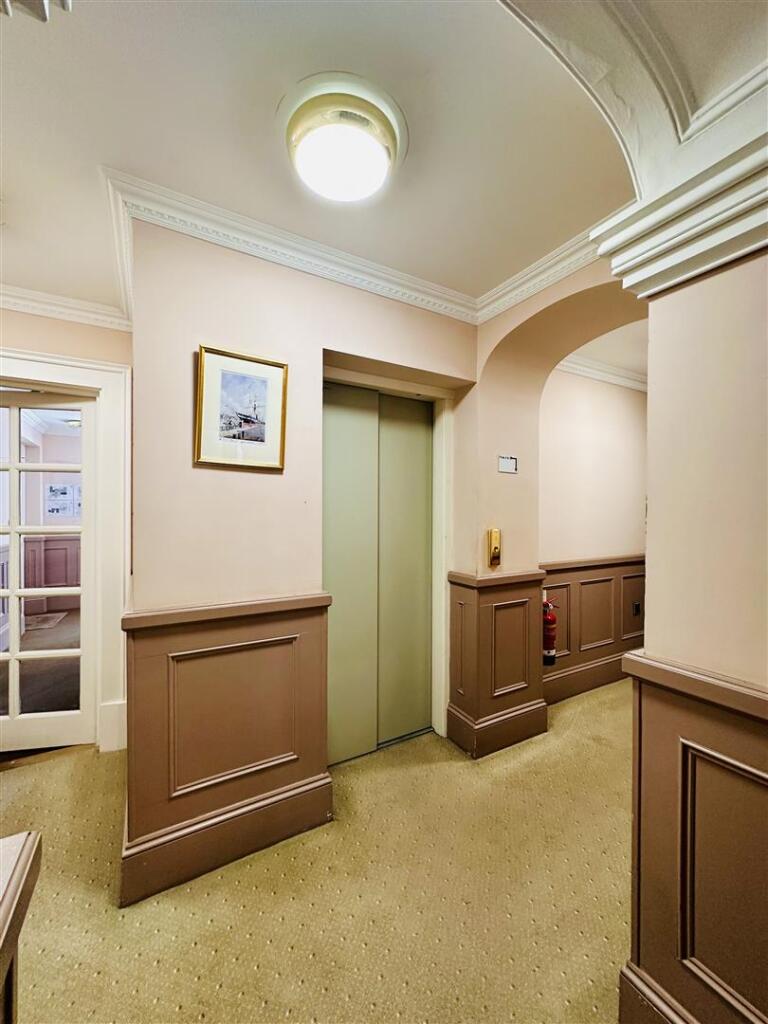 Communal Entrance and Lift