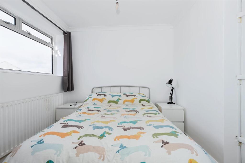 West Onslow Close_7.jpg