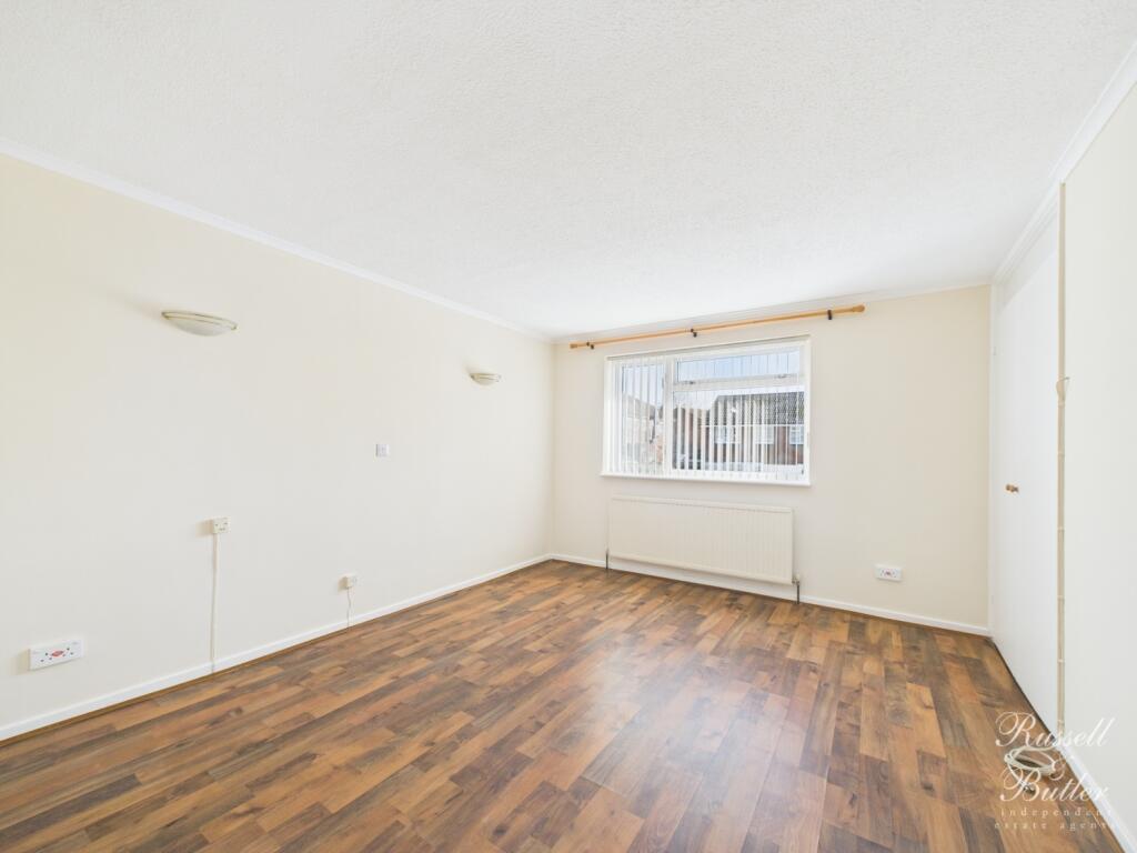 CAM01995G0-PR0262-STILL013