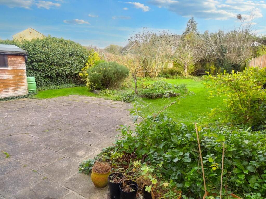 LONG REAR GARDEN