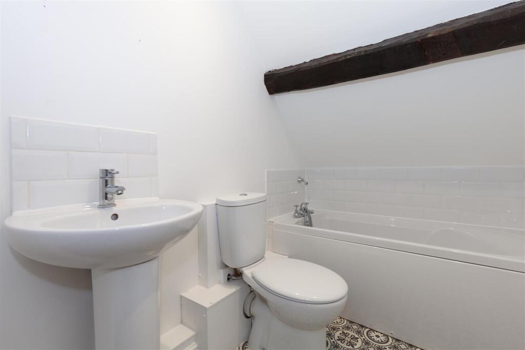 En Suite Bathroom.jpg