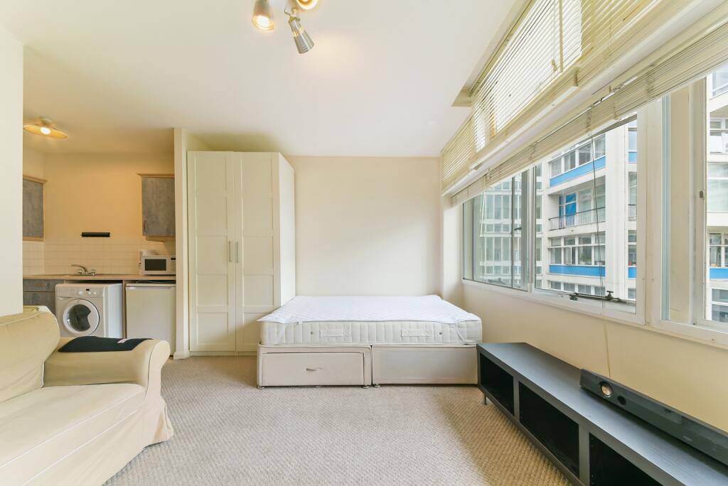 Living Area - Metro