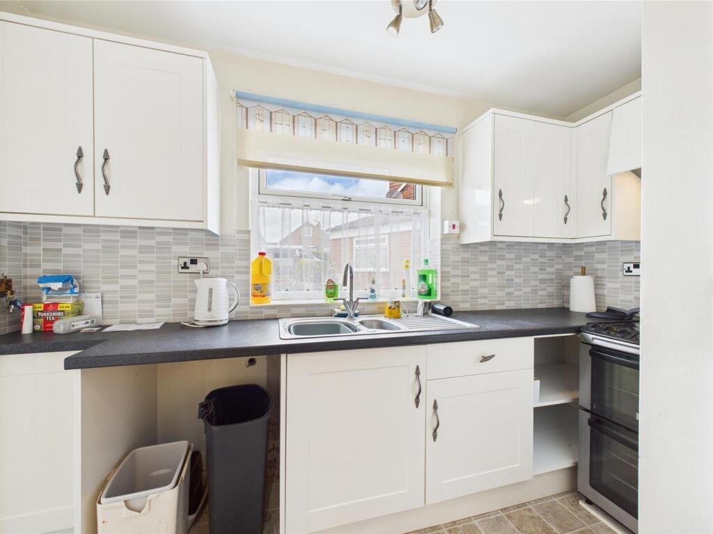 Kitchen: