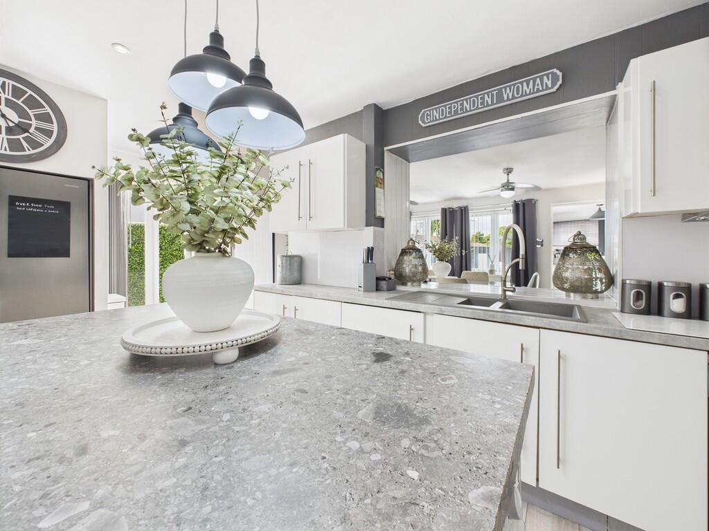 CAM03974G0-PR0191...