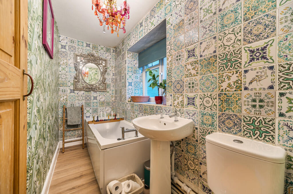 1369854-6-68f2871...