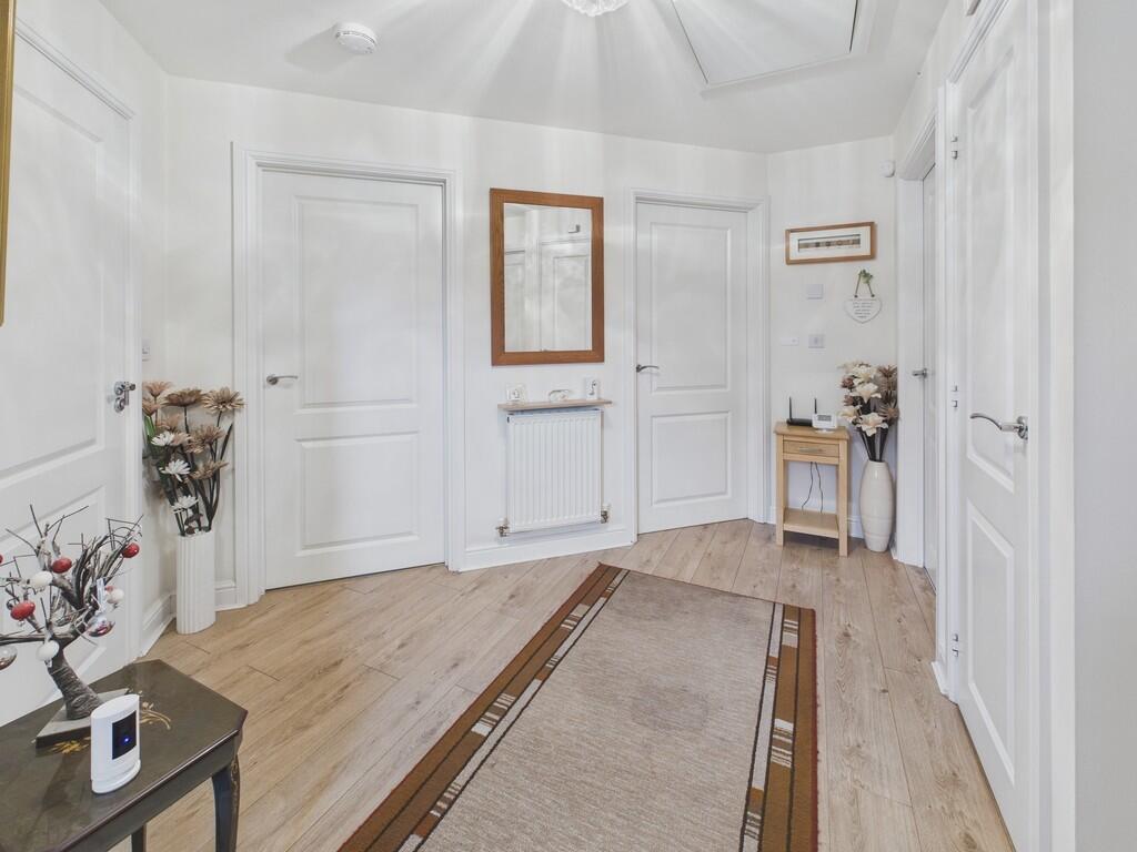 CAM04273G0-PR0223...