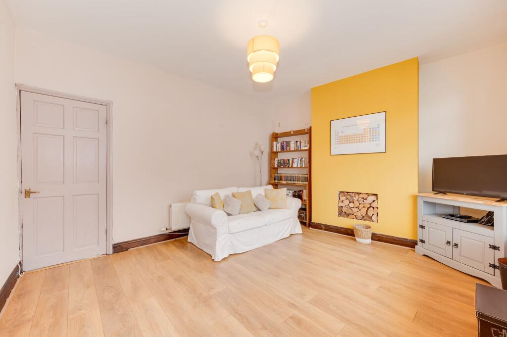 KITCHEN, LIVING ROOM AND DINER