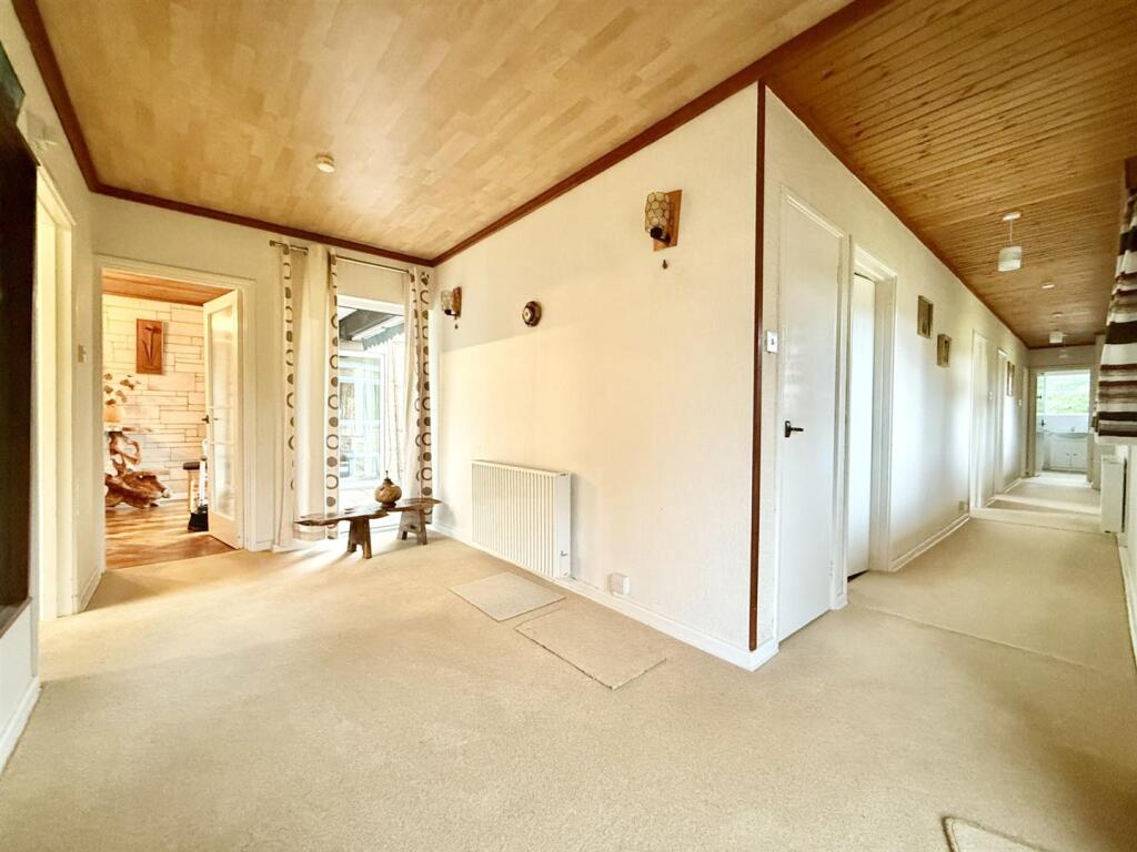 EntranceHall.jpg
