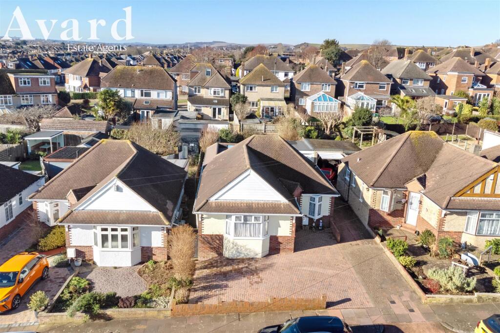 Millcroft Avenue, 5-023.jpg