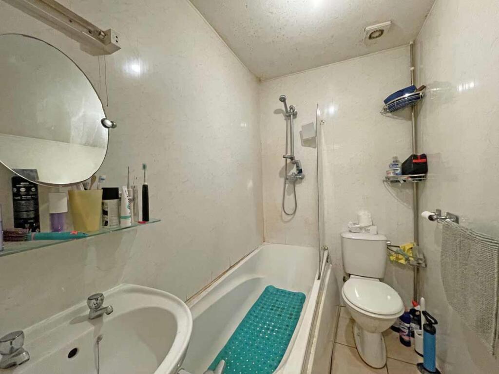 Salisbury Road 94b - Bathroom.jpg