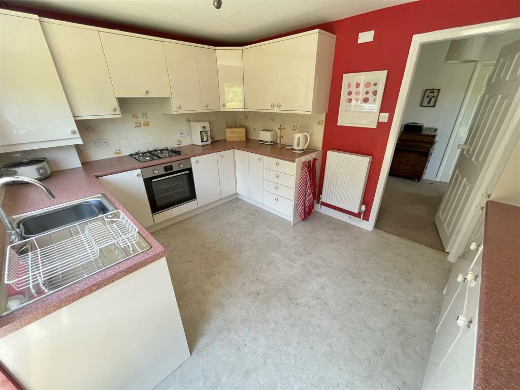Kitchen Aspect 2.jpg