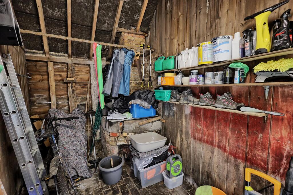STORAGE BARN