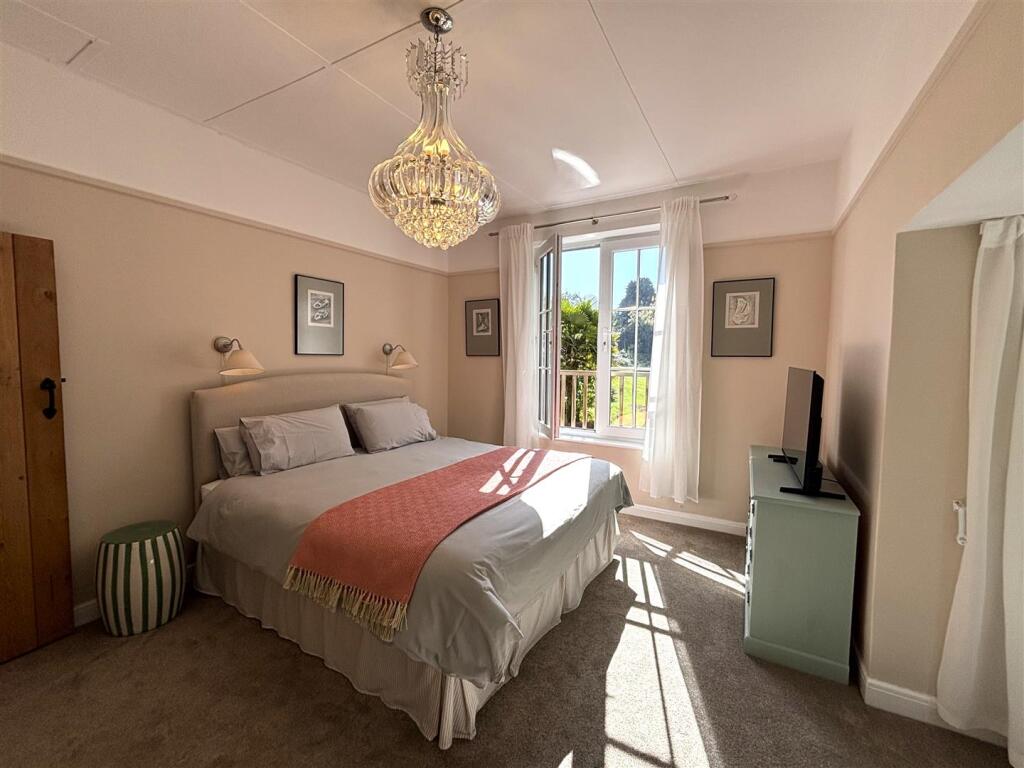 Bedroom one 2.jpeg