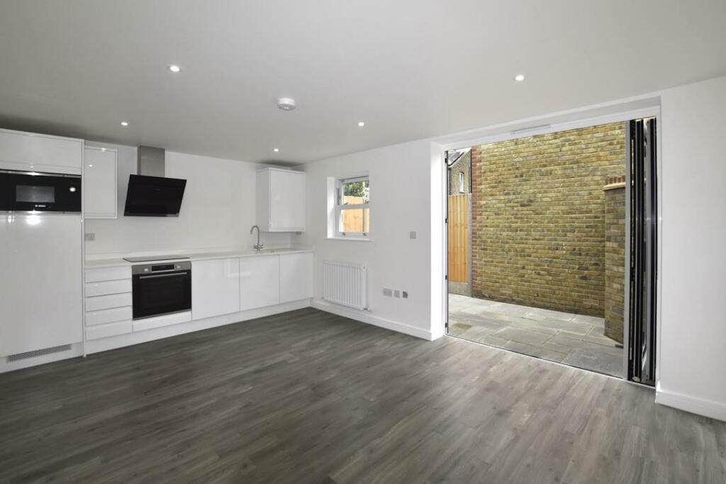 1A Latimer Road.jpg