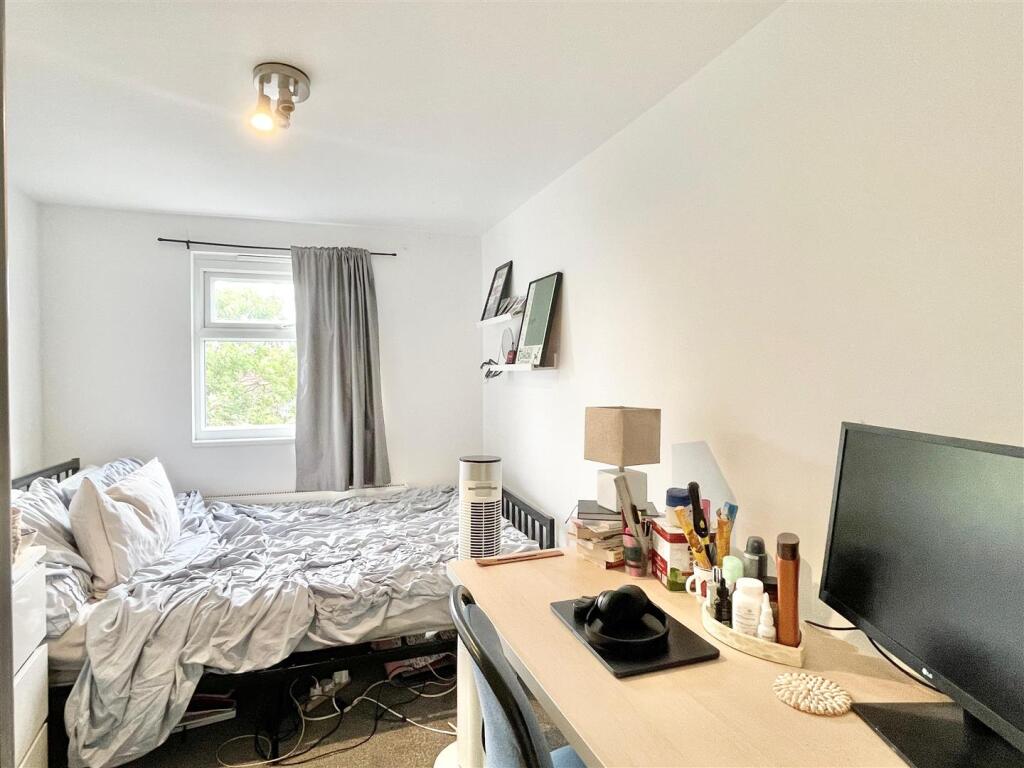 WhatsApp Image 2025-09-18 at 14.14.57.jpeg