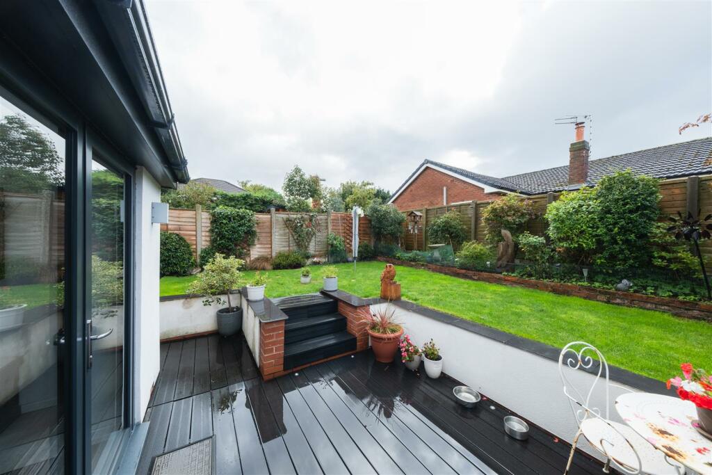 17 Kingfisher Grove-041.jpg